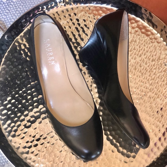 Lauren Ralph Lauren Black Leather Closed Toe Wedges - Picture 7 of 11